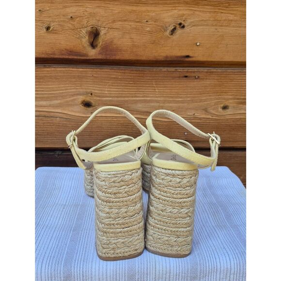 Yellow Platform Wedge Flip Flops - Stacked Foam – FINESSE NWOB Dee Ocleppo Yelliw Platform Sandals 7